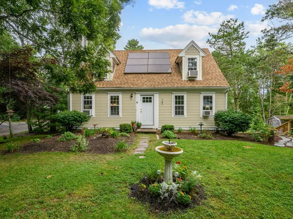 4 Santuit Lane, Mashpee, MA 02649