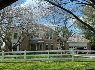 8933 Holly Leaf Ln, Bethesda, MD 20817