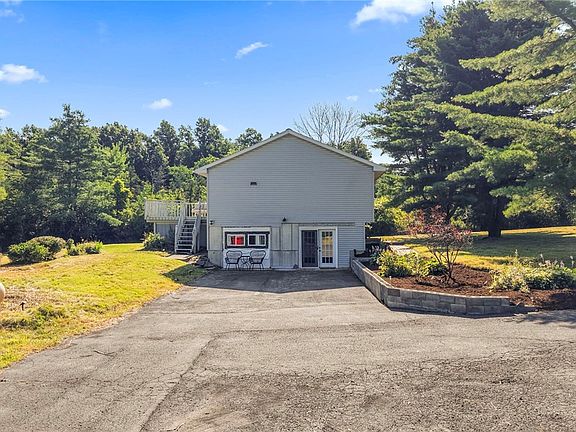 3rd image of 1670 Mecklenburg Rd