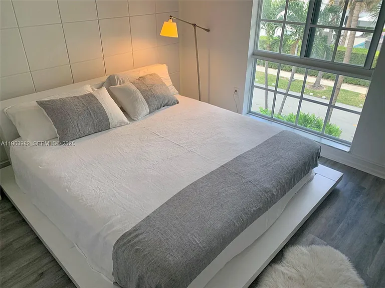 290 Sunrise Dr #304 — Photo 5