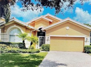 2132 Par Dr, Naples, FL 34120