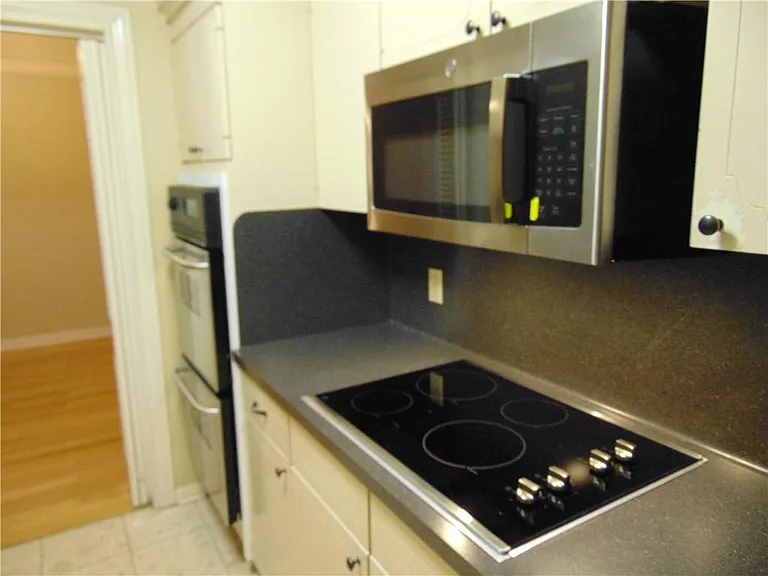2516 Enfield Rd #101 — Photo 8