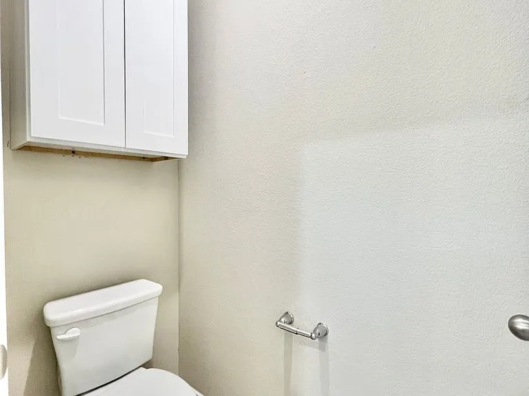 3501 NW Renfro St #204 — Photo 32