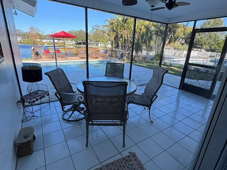 2948 Catherine Dr — Photo 4