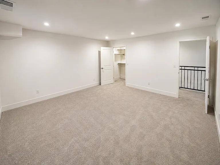 11418 Inglewood Ave #106 — Photo 6