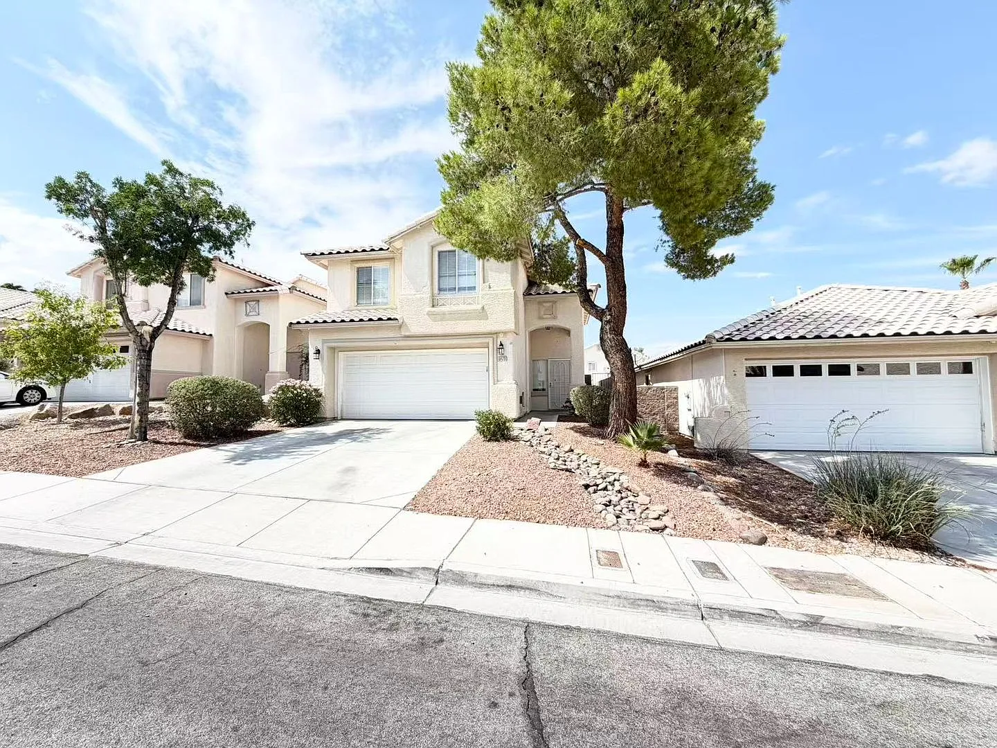 Wonderfully 2-story single-family house — Photo 2