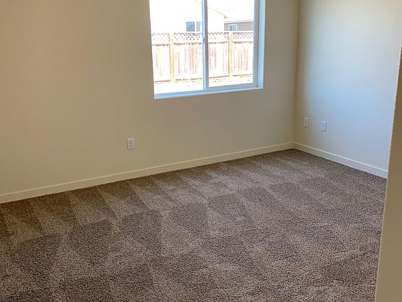 5th image of 407 F St NE