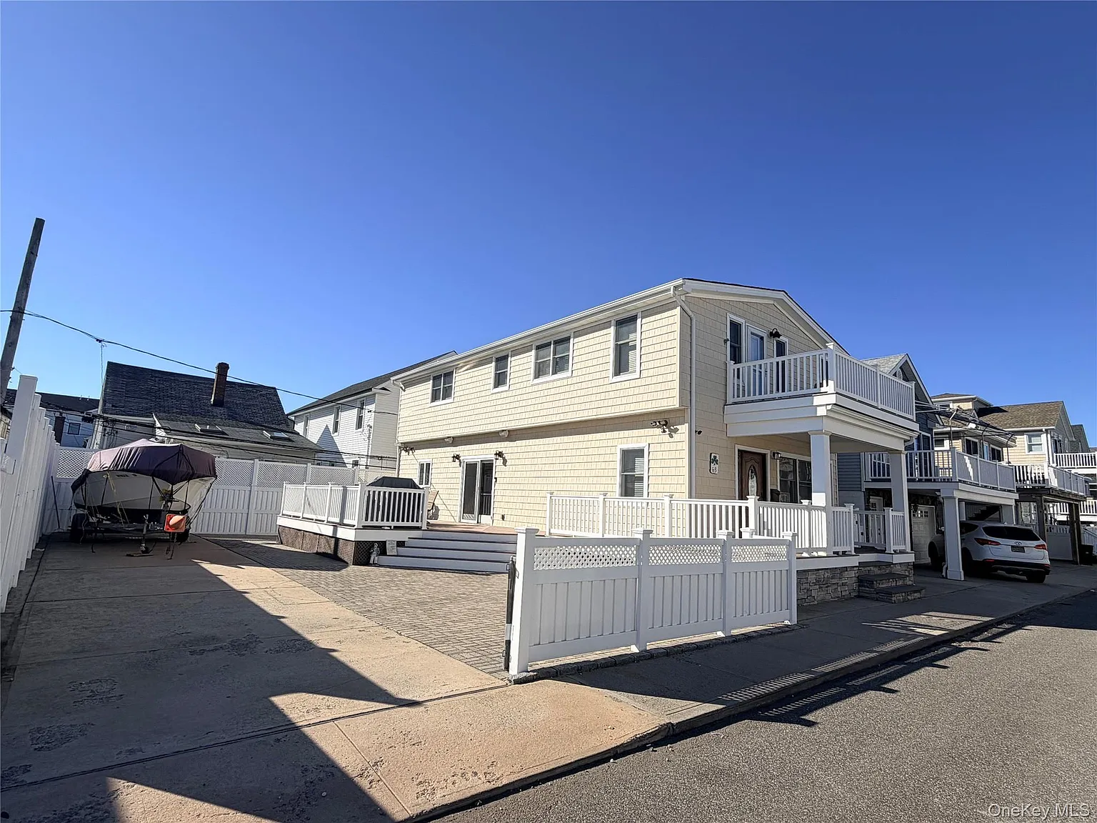 3 bed, 2.0 bath, 2116 sqft, $6,000 — Photo 4