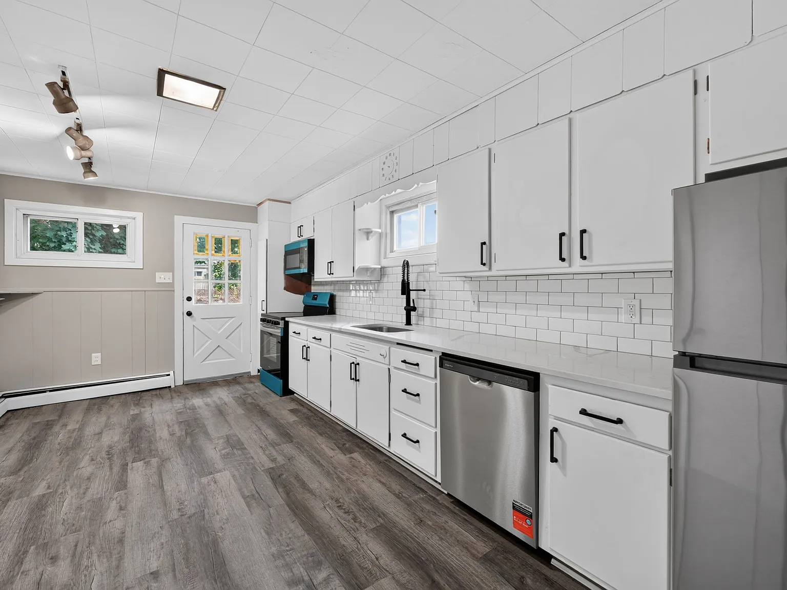 4 bed, 1.5 bath, 1600 sqft, $2,100 — Photo 4