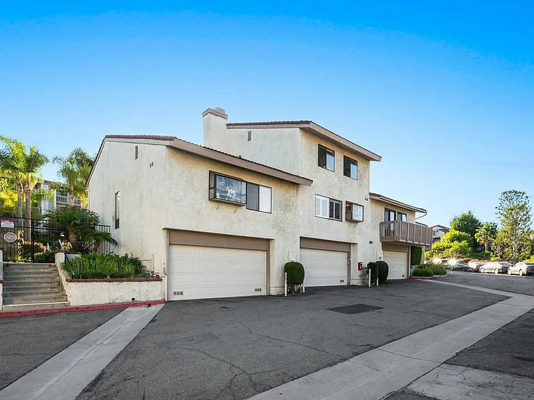 1825 Caddington Dr — Photo 30