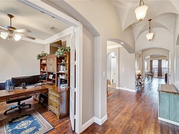 4th image of 1813 Sterling Trace Dr