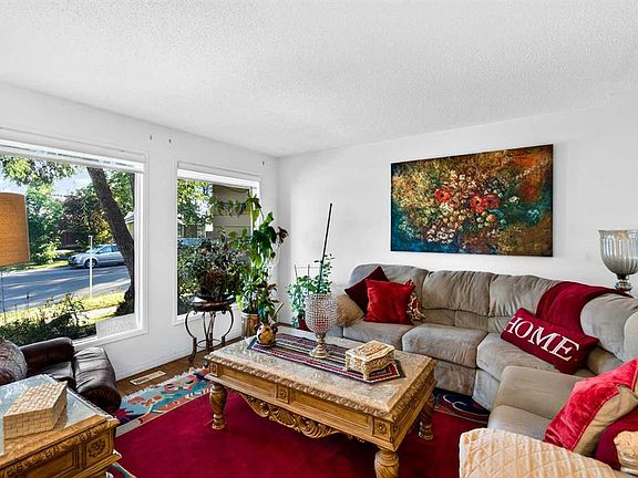 4th image of 4726 N 44th Ave NE