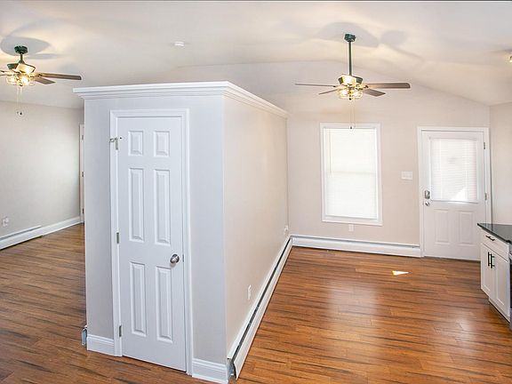 4th image of 237 Franklin Ave #3
