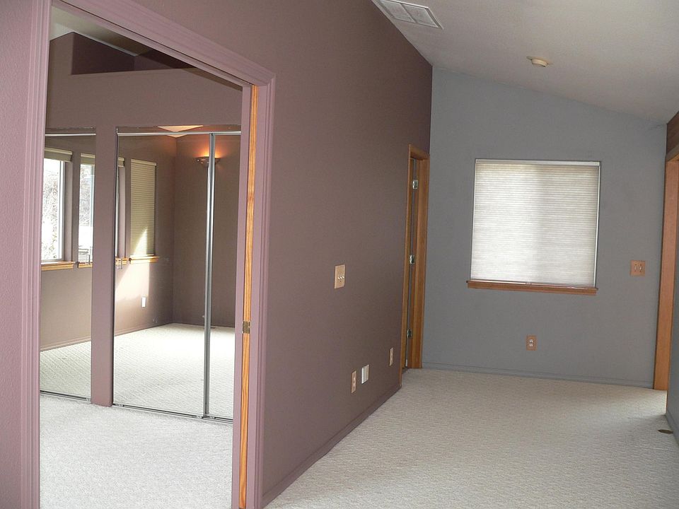 Vestibule/ Loft space opening to master bedroom
