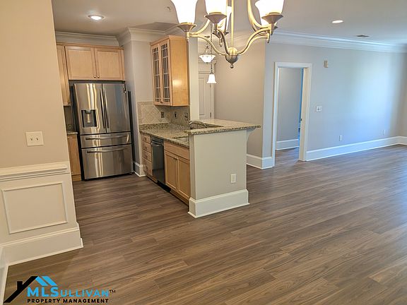 3rd image of 501 Finsbury St #204-1