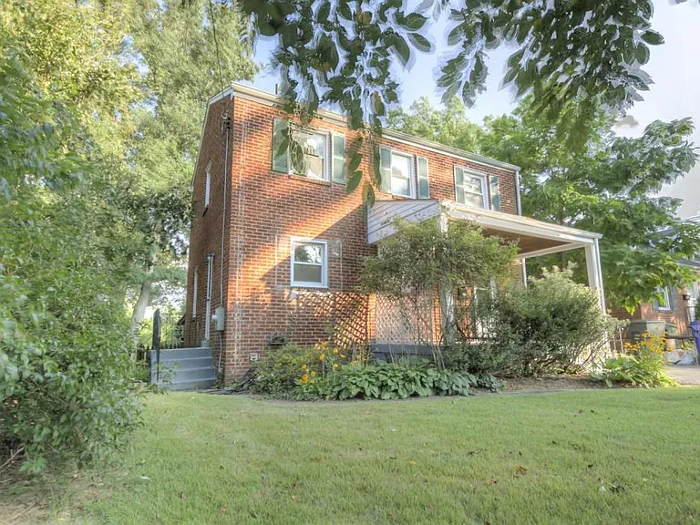 8411 Potomac Ave — Photo 5