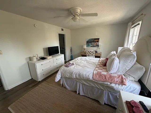 310 S Church St #4 — Photo 12