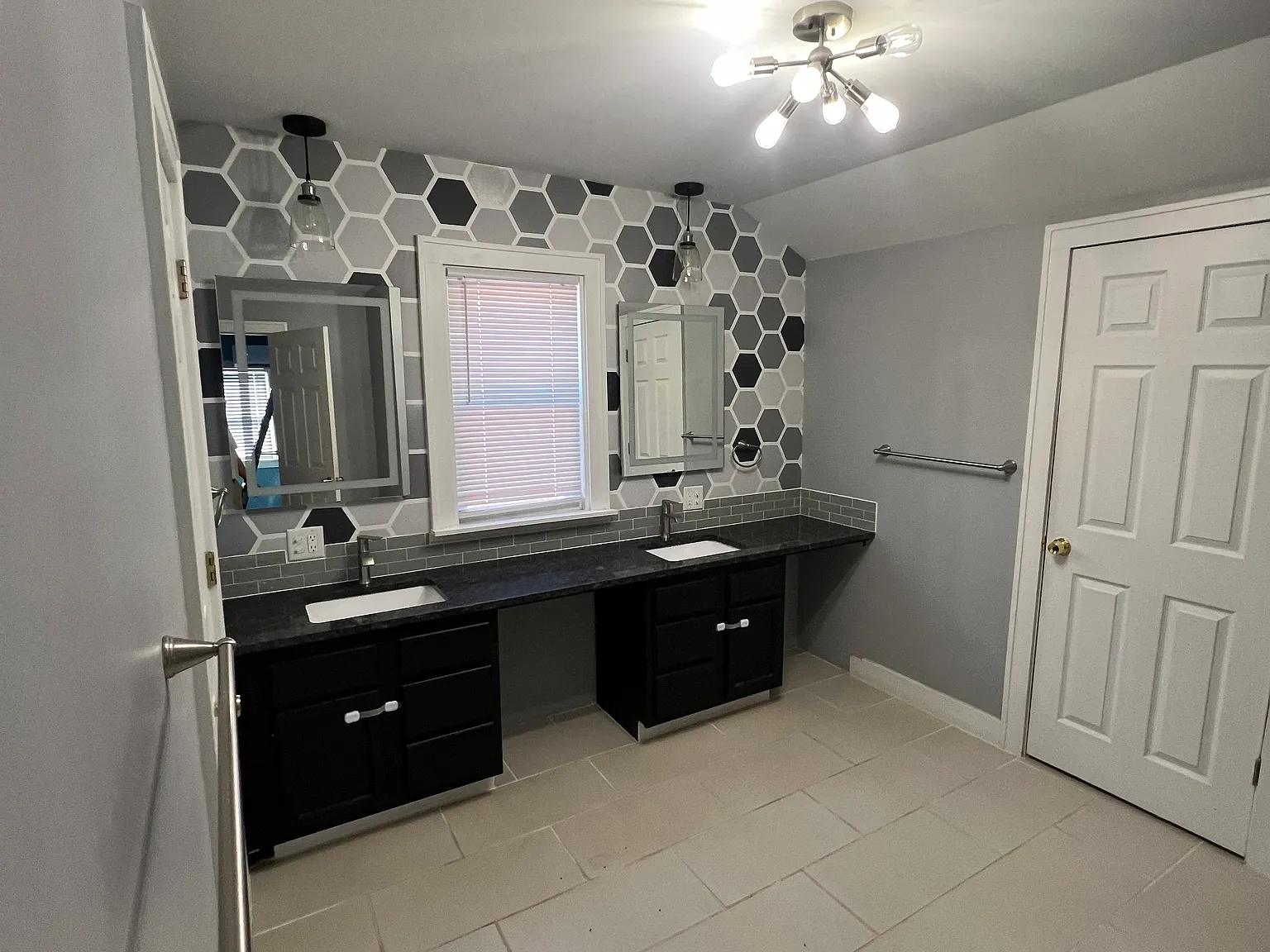 3 bed, 1950 sqft, $2,200 — Photo 4