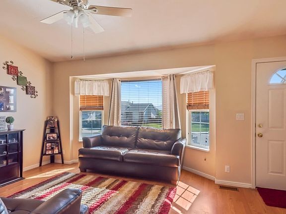 3rd image of 4598 S Wormwood Dr