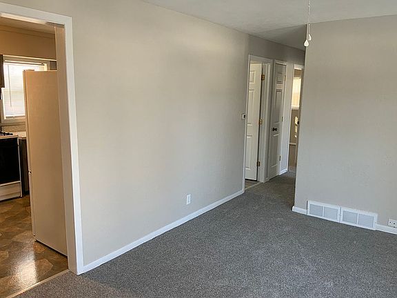 Living room to hallway