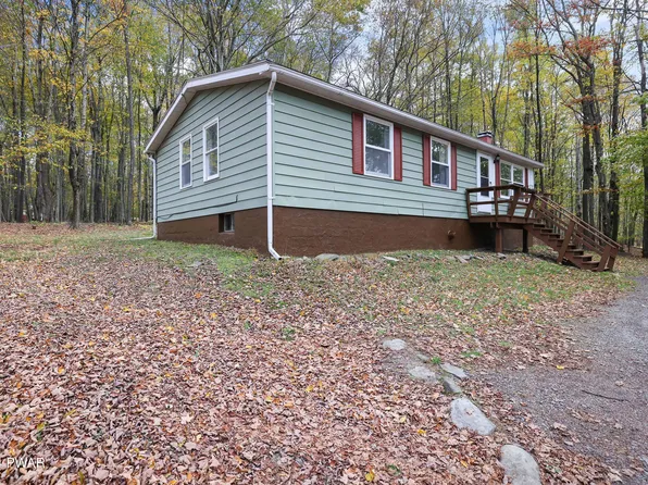 109 Running Deer Dr, Greentown, PA 18426