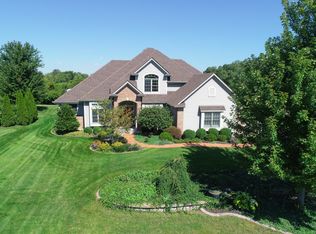 8732 Arbor Hill Dr, Racine, WI 53406