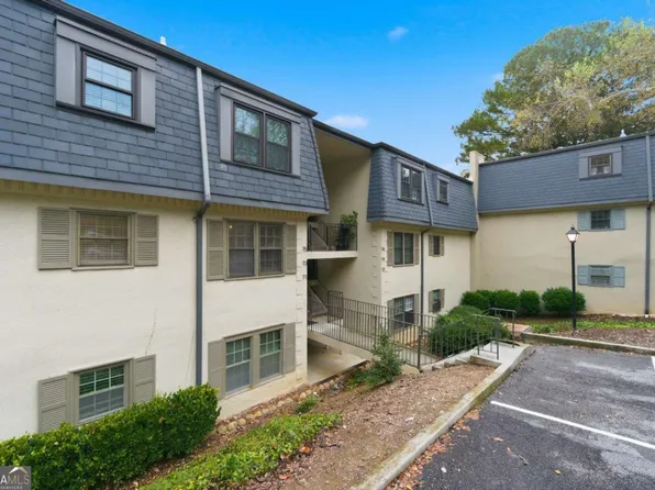 73 Montre Sq NW, Atlanta, GA 30327