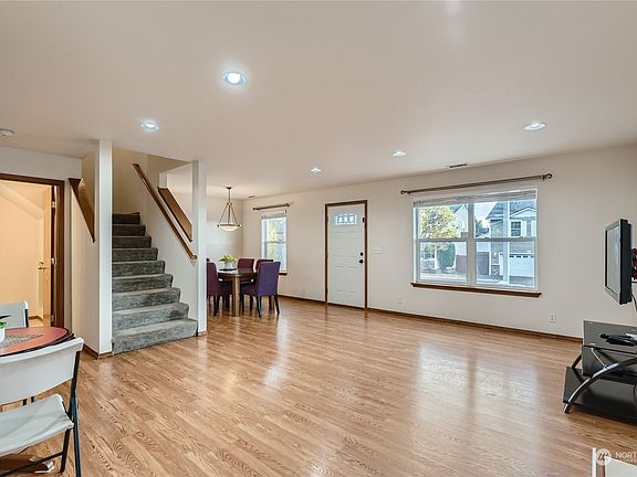4th image of 12744 SE 296th Way