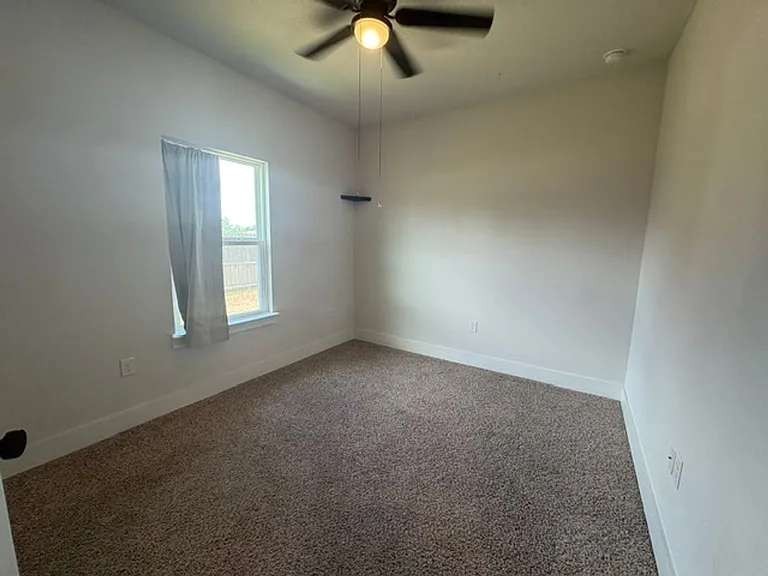 1114 Shoal River Dr — Photo 16