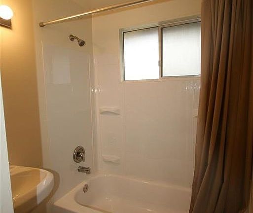 5th image of 3680 Churchill Dr