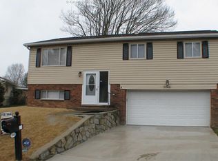 5046 Heather Dr, Cross Lanes, WV 25313