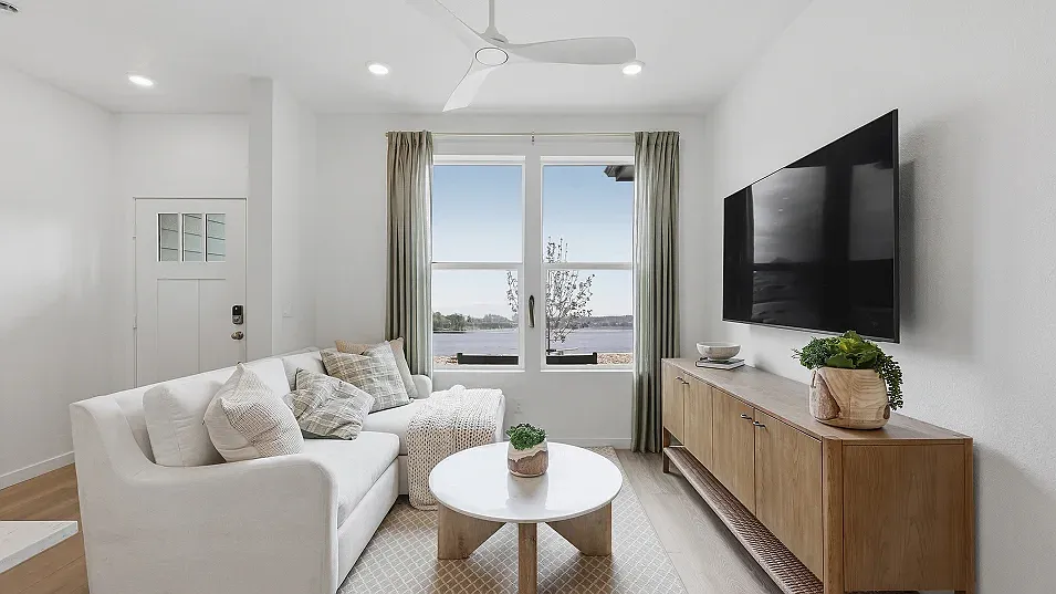 2 bed, 1099 sqft, $2,500 — Photo 3