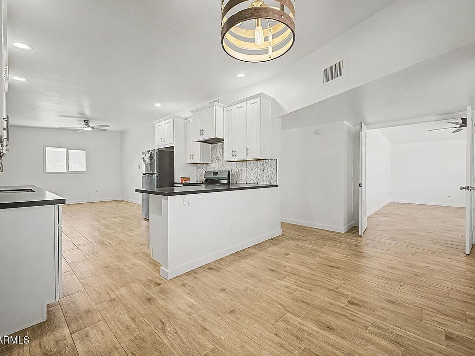 1st image of 3601 E Laurel Lane