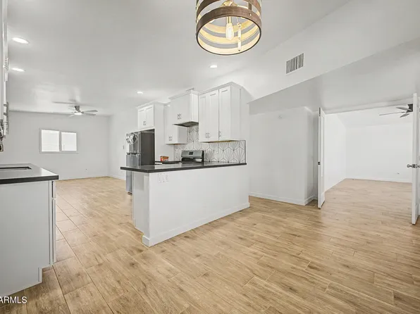 3601 E Laurel Lane, Phoenix, AZ 85028