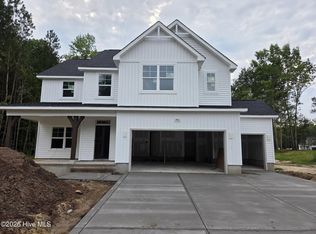 2961 Tucker Hill Dr, Grimesland, NC 27837