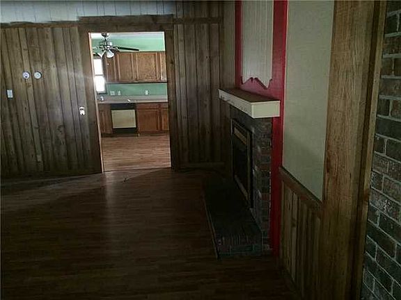 3rd image of 570 Cross St