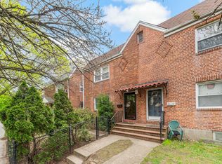 8318 164th St, Jamaica, NY 11432