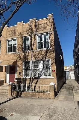 2nd image of 2840 37th St