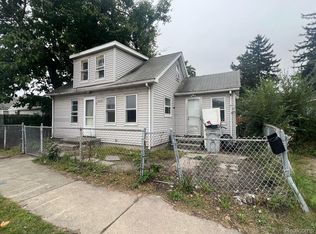 20805 S Chrysler Dr, Hazel Park, MI 48030
