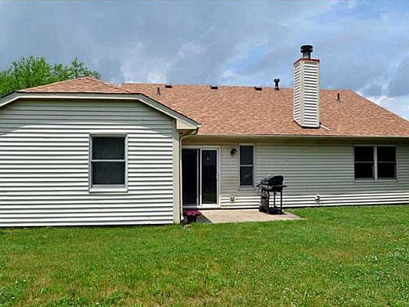 4th image of 7333 Pebblebrooke East Dr