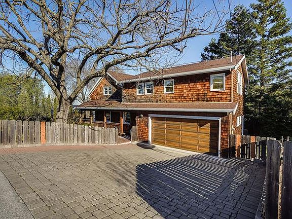 3rd image of 461 Lakeview Way