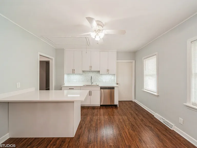 848 Lee St — Photo 3