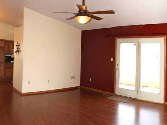 2nd image of 1488 Commodore Ln