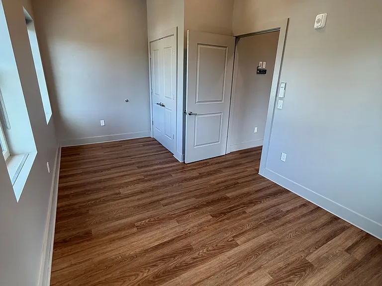 530 Broadway Apartments — Photo 24