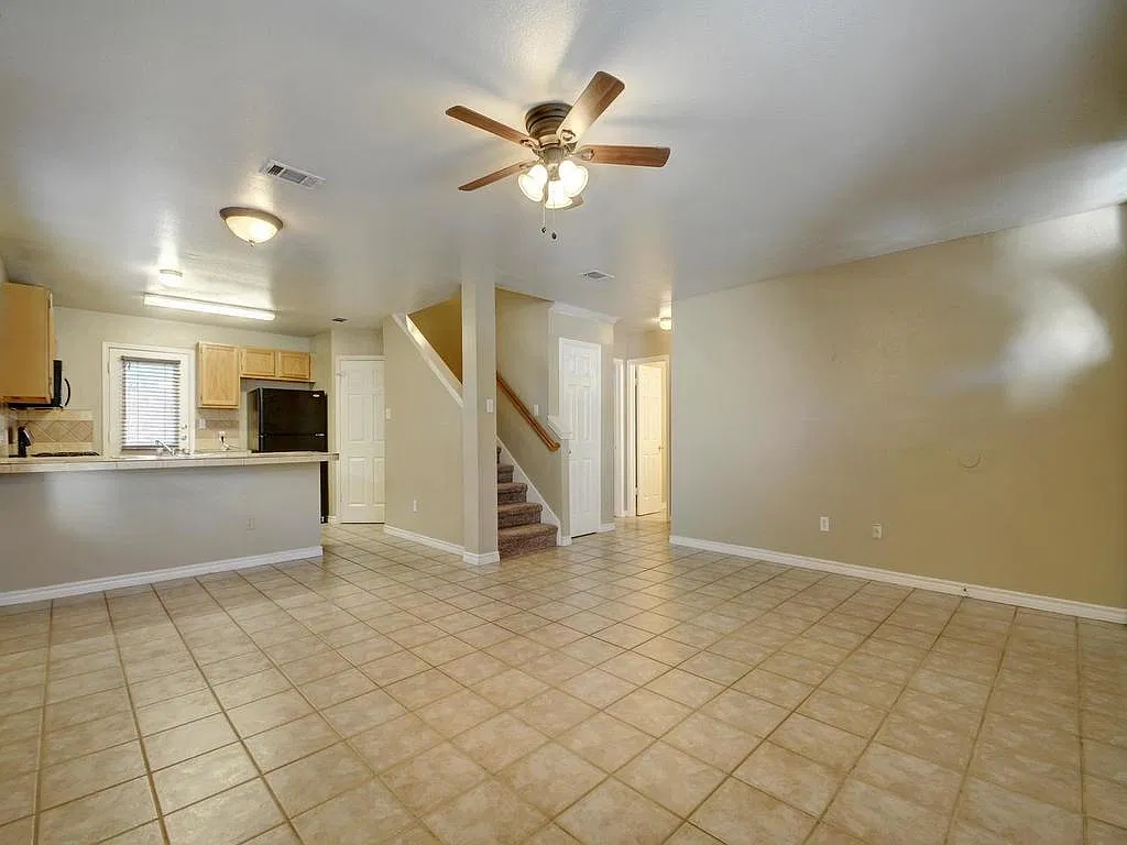 6 bed, 2000 sqft, $5,500 — Photo 3