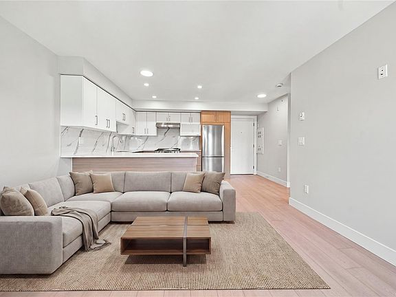 2nd image of 171 Jensen Ave W #302