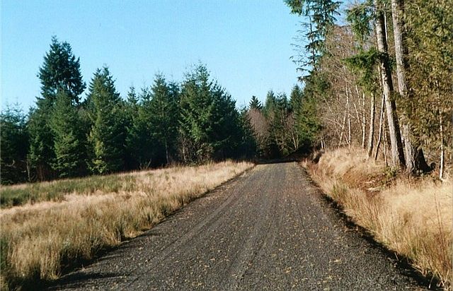 2nd image of 698 Logan Hill Rd