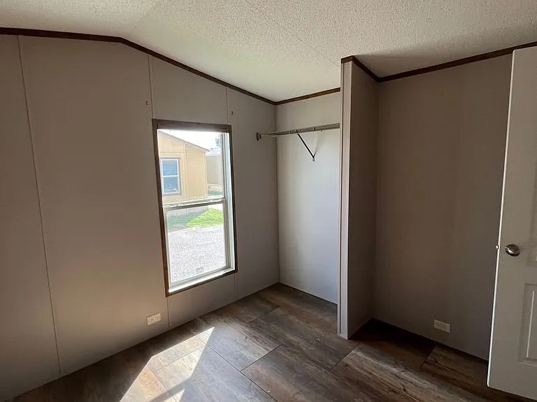 2901 E Highway 107 — Photo 92