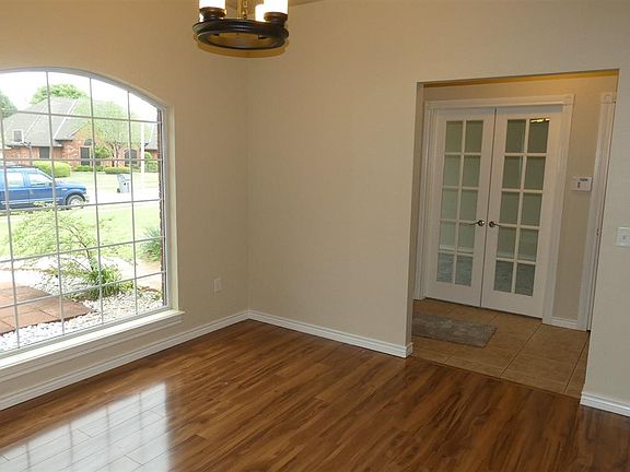 4th image of 3105 NE Georgetown Ave