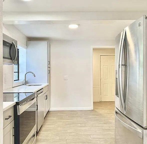 2928 W Elrod Ave — Photo 8